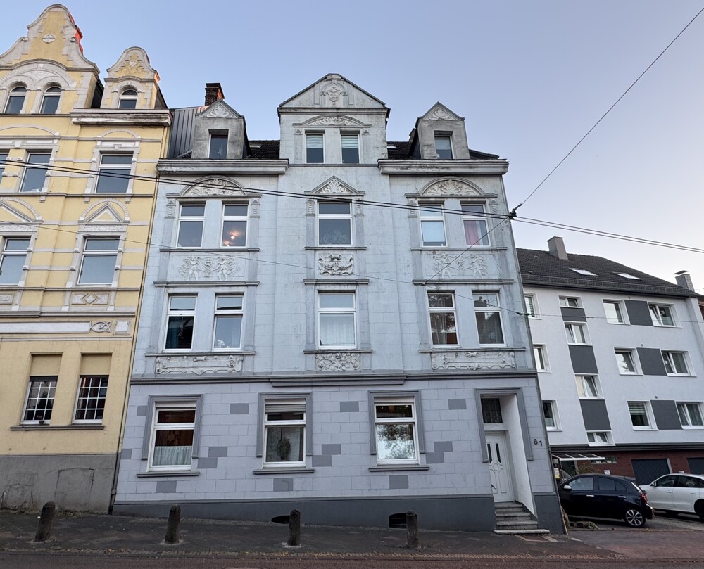 Gepflegtes Mehrfamilienhaus mit 5 Parteien in Bochum-Linden!