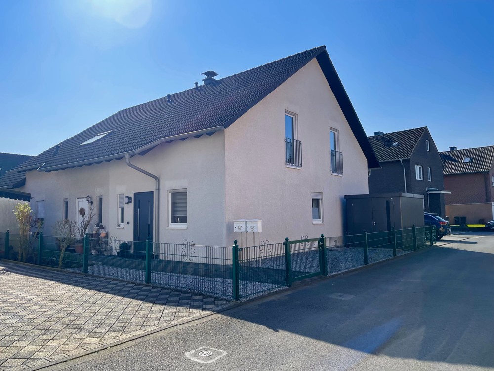 Angebotsverfahren: Doppelhaushälfte in Bergkamen-Rünthe! Mit Küche, Stellplatz und Terrasse!